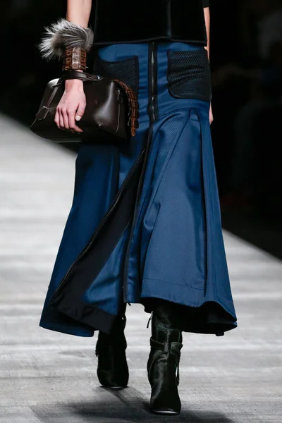 Look 19